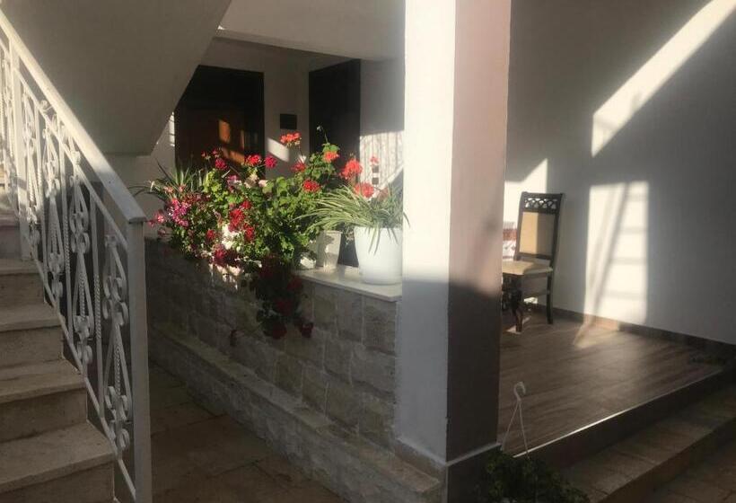 펜션 Apartment Koka