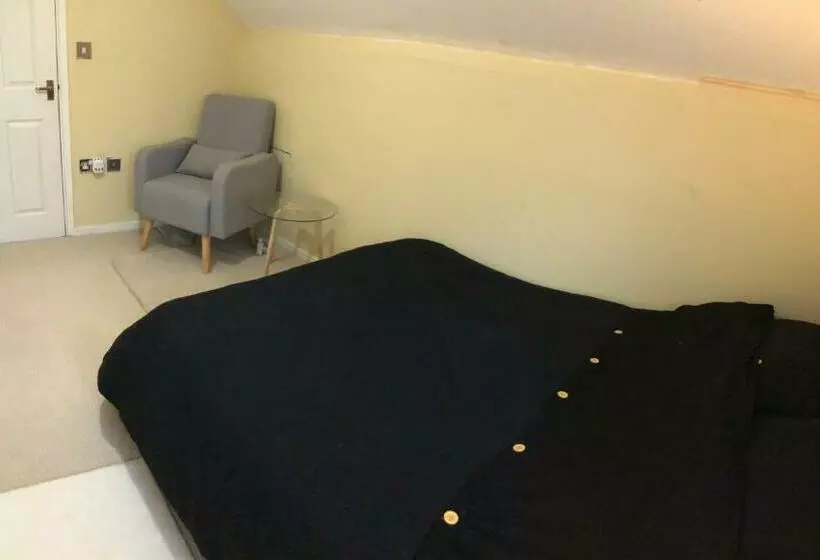 Majatalo Private Double Room With New Ensuite Shower Room