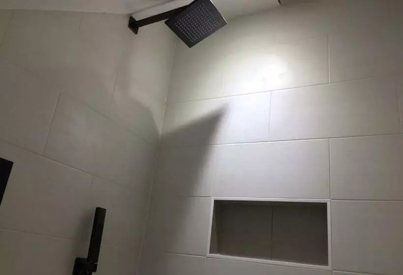 Majatalo Private Double Room With New Ensuite Shower Room