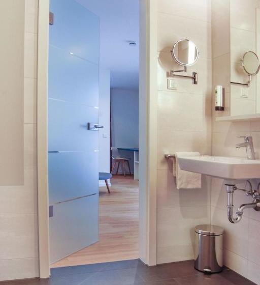 Seeger Living Premium West