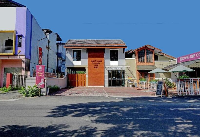 Otel Capital O 90497 Navaya Guest House