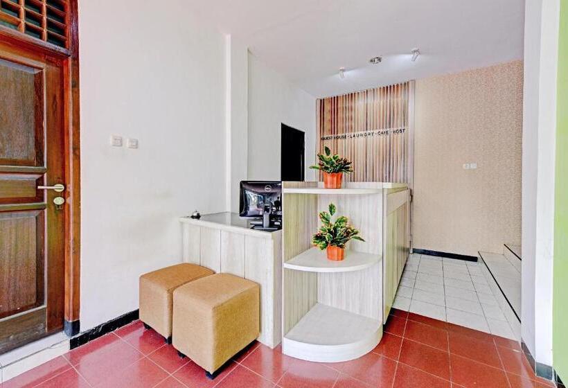 Hotel Capital O 90497 Navaya Guest House