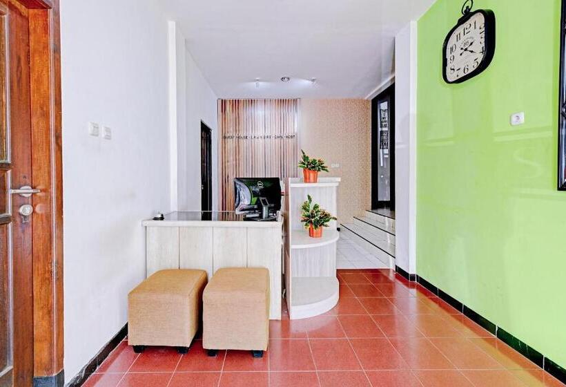 Hotel Capital O 90497 Navaya Guest House