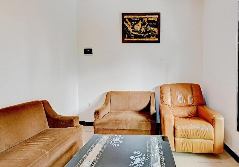 Otel Capital O 90497 Navaya Guest House