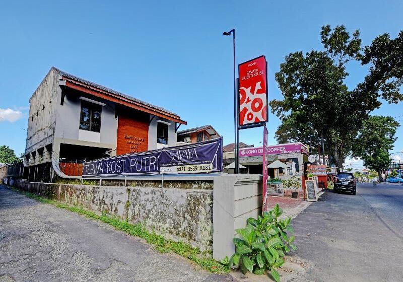 Hotel Capital O 90497 Navaya Guest House