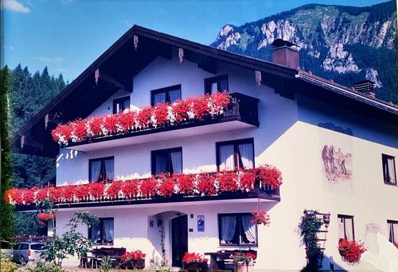 Hotelli Feichten Hof Zaiser Zimmer