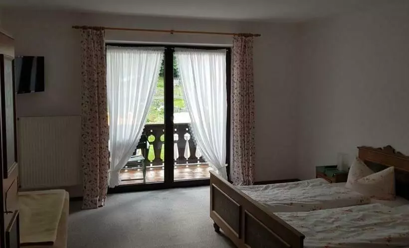 ホテル Feichten Hof Zaiser Zimmer