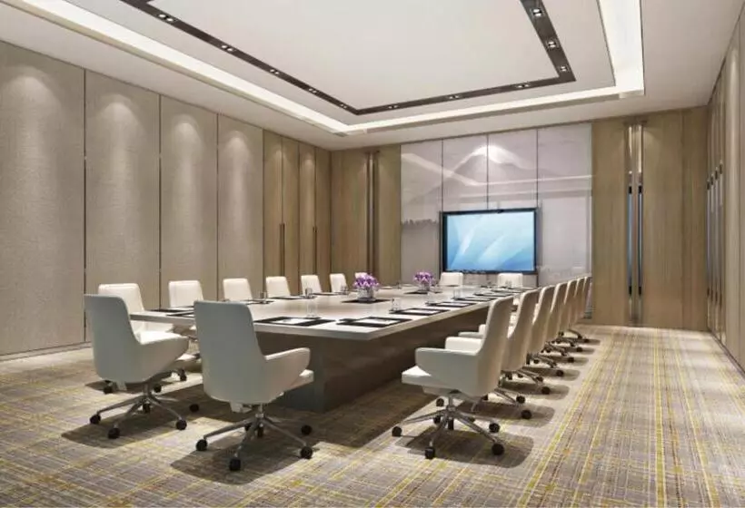 ホテル Four Points By Sheraton Wuhan, Jiangxia