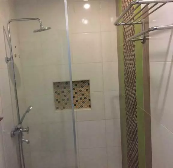 Hotelli Reddoorz Plus @ Abc Landmark