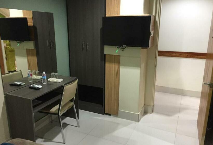 Hotel Reddoorz Plus @ Abc Landmark