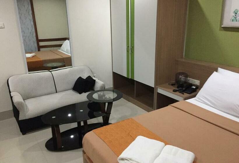 Hotel Reddoorz Plus @ Abc Landmark