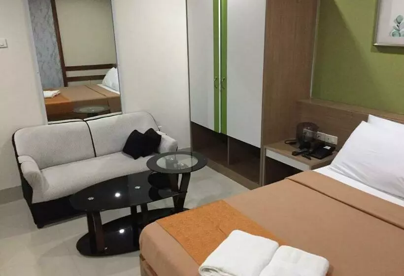 Hotelli Reddoorz Plus @ Abc Landmark