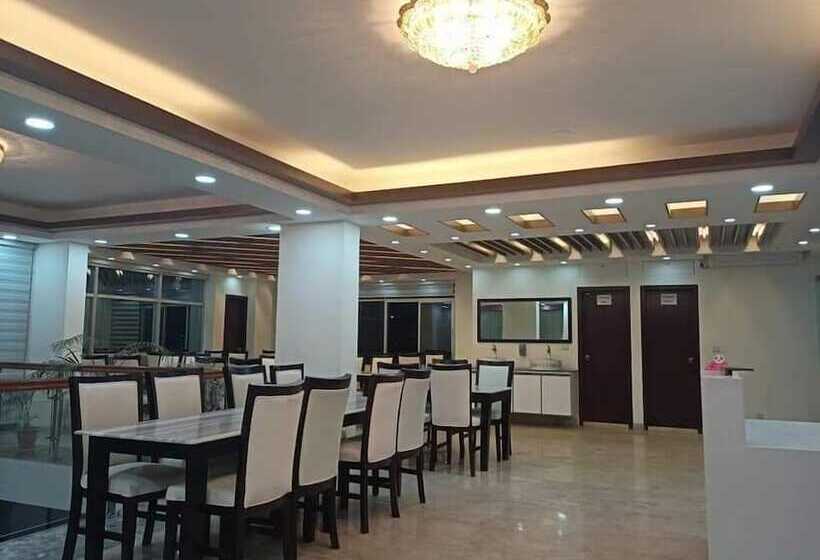 هتل The Castle Inn