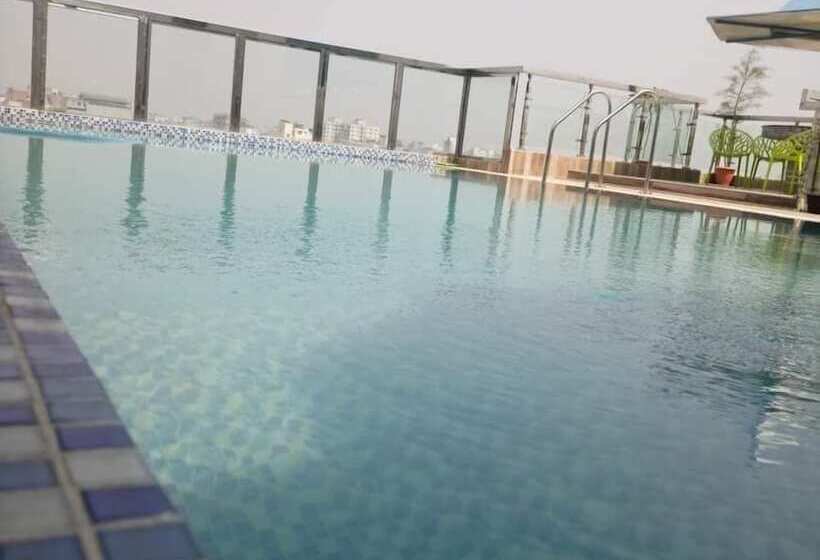 هتل The Castle Inn