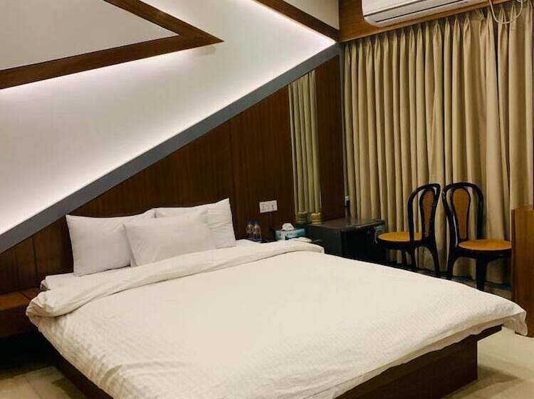 هتل The Castle Inn