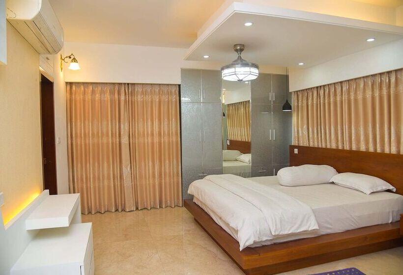 هتل The Castle Inn