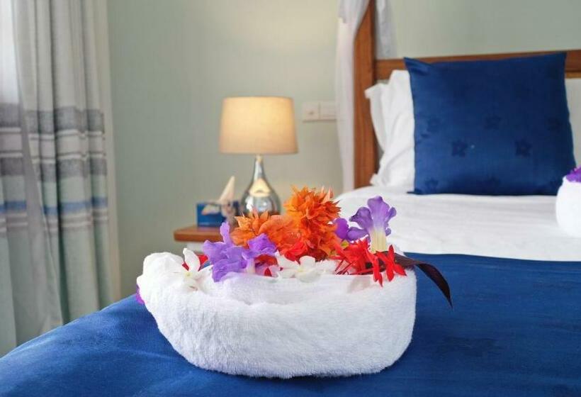 בית מלון כפרי The Golden Blue Luxury