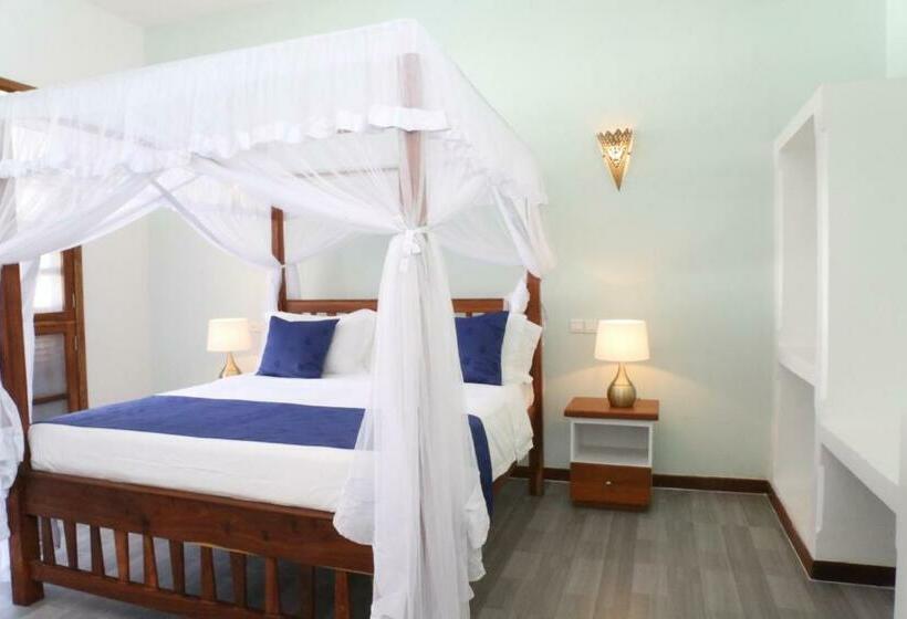 בית מלון כפרי The Golden Blue Luxury