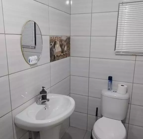 ペンション The Croc Guest House