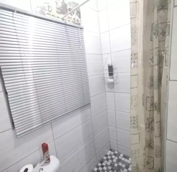 ペンション The Croc Guest House