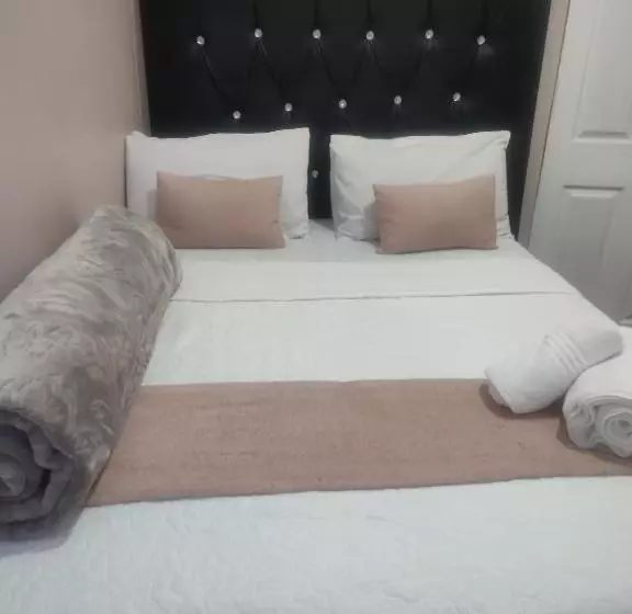 ペンション The Croc Guest House