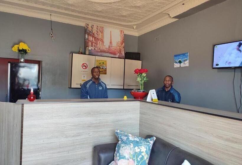 Pensão The Croc Guest House