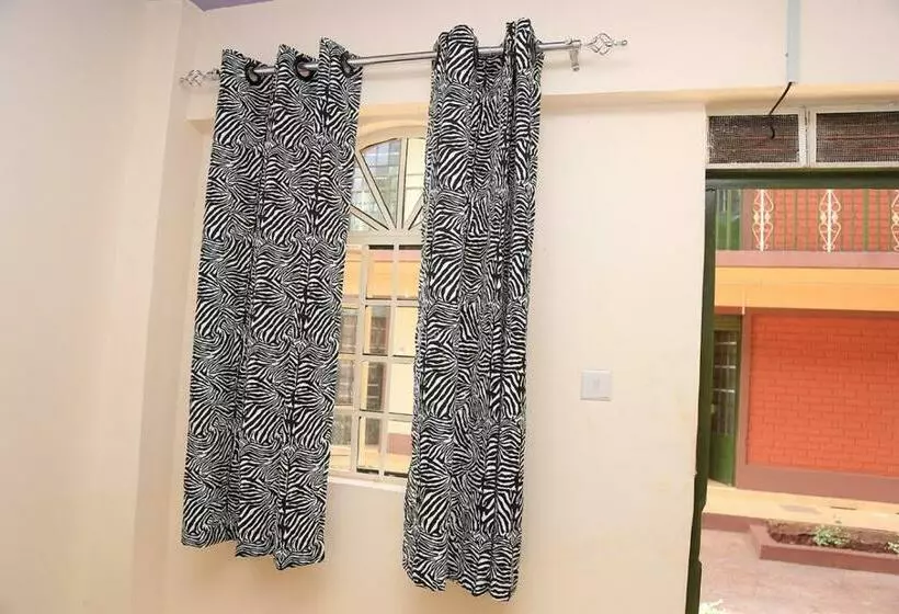 The 4 Js Bed And Breakfast Emali