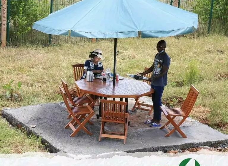 The 4 Js Bed And Breakfast Emali