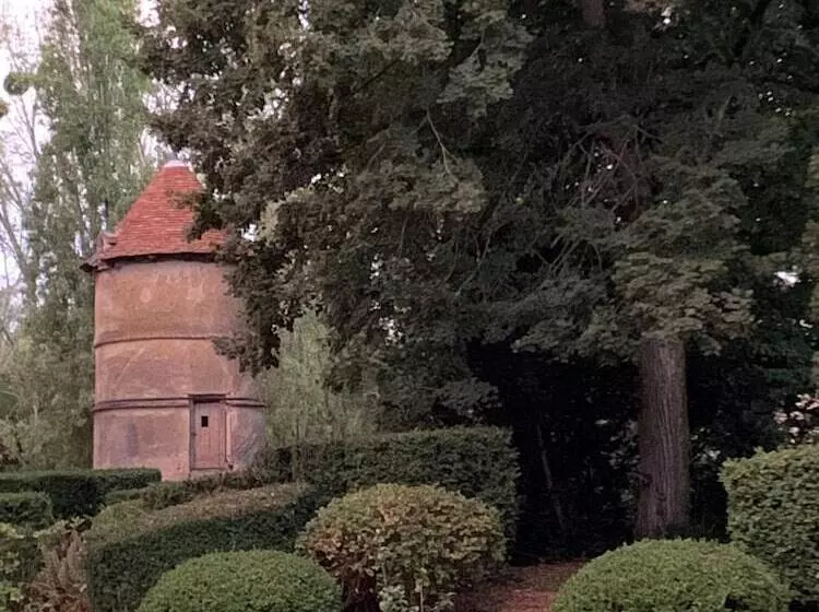 ベッドアンドブレックファースト L Abeaupiniere