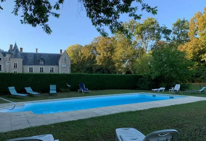 ベッドアンドブレックファースト L Abeaupiniere