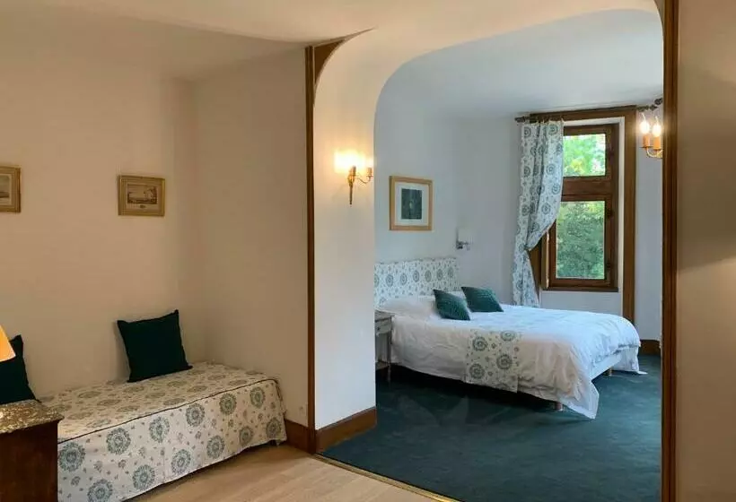 ベッドアンドブレックファースト L Abeaupiniere