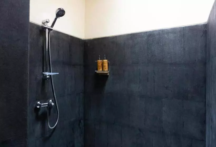 ベッドアンドブレックファースト Prayatna Villas