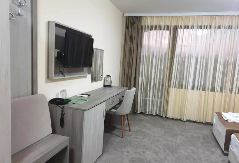 Hotelli хотел чинар кирково