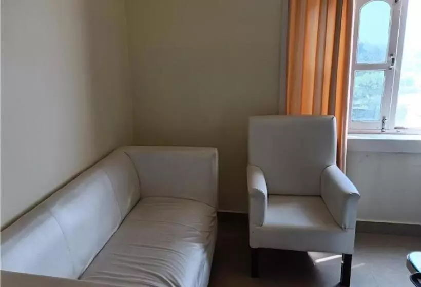 ホテル Gokul Raj By Wb S