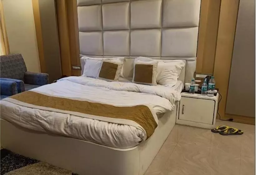 ホテル Gokul Raj By Wb S