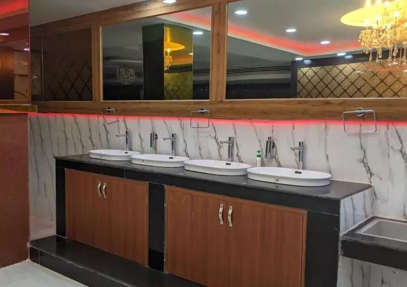 ホテル Gokul Raj By Wb S