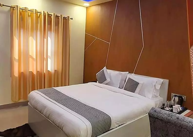 ホテル Gokul Raj By Wb S