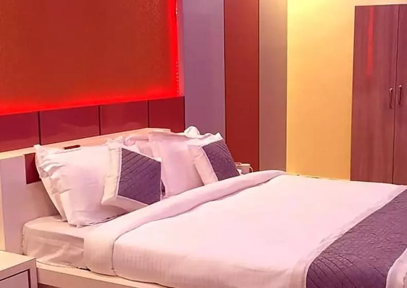 ホテル Gokul Raj By Wb S