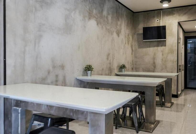 فندق Reddoorz @ Sekip Medan