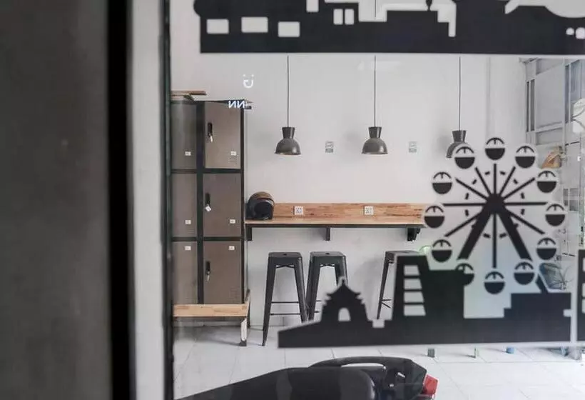 ホテル Reddoorz @ Sekip Medan