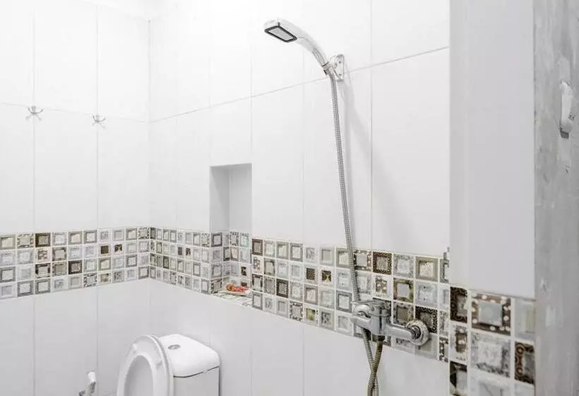 ホテル Reddoorz @ Sekip Medan