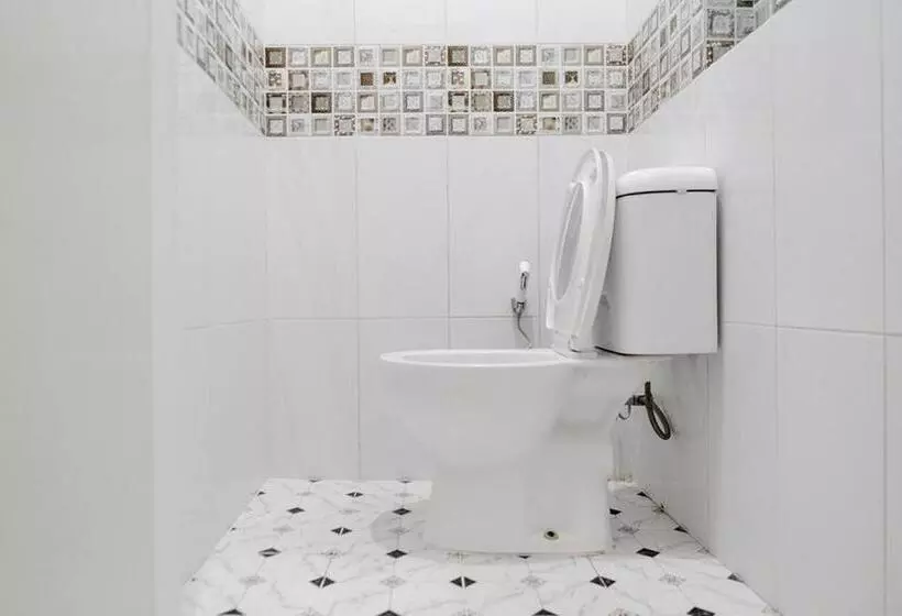 ホテル Reddoorz @ Sekip Medan