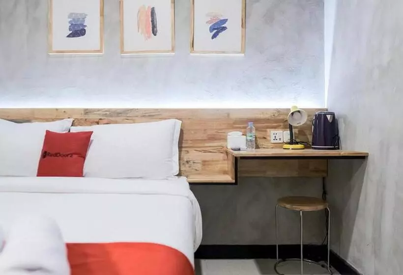 ホテル Reddoorz @ Sekip Medan