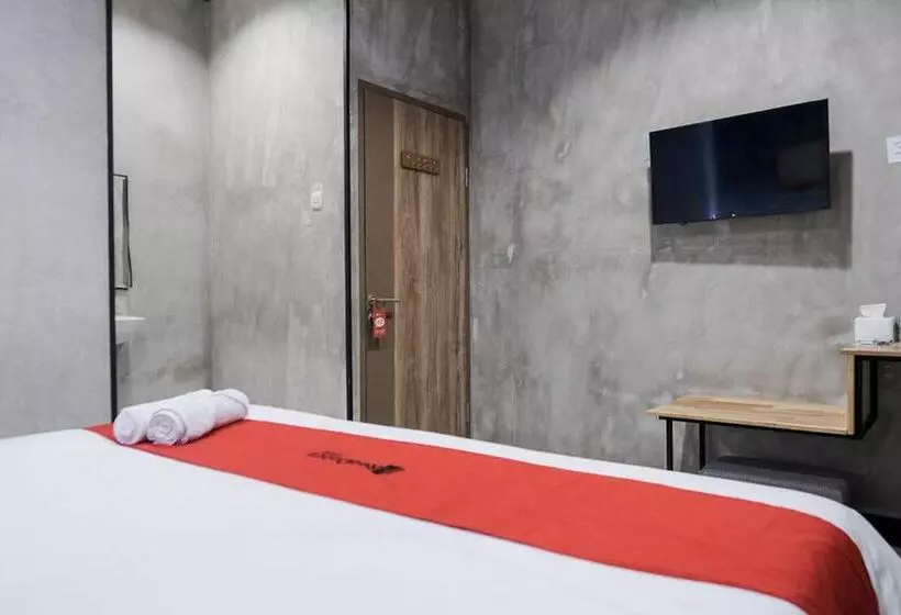 ホテル Reddoorz @ Sekip Medan