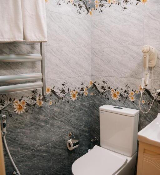 هتل The Clocktower