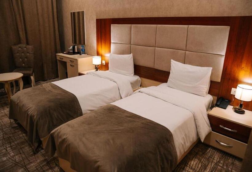 هتل The Clocktower