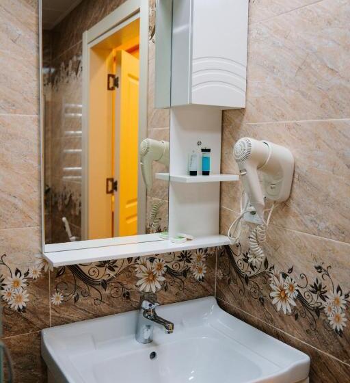 هتل The Clocktower