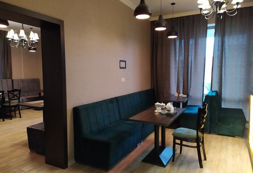 هتل The Clocktower