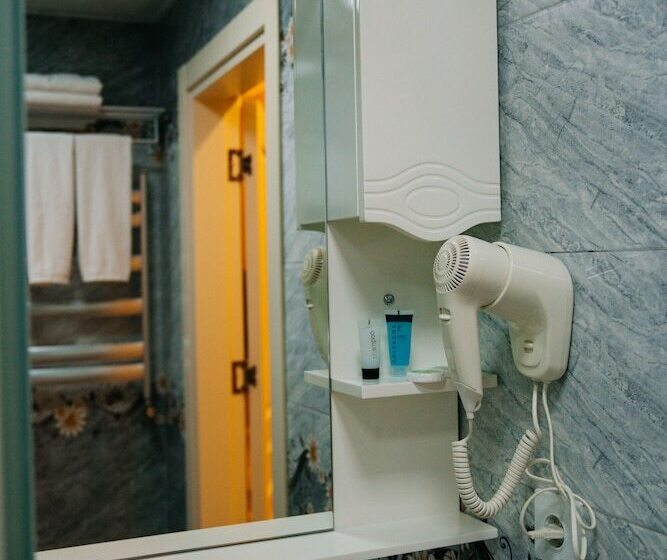 هتل The Clocktower