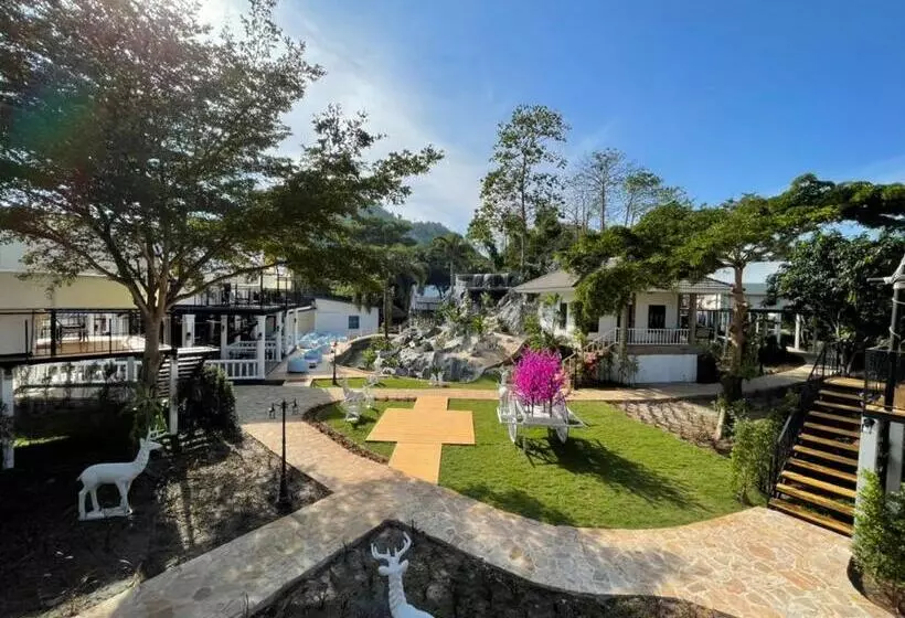 Lomakeskus Mont Blanc Base Camp Khaoyai